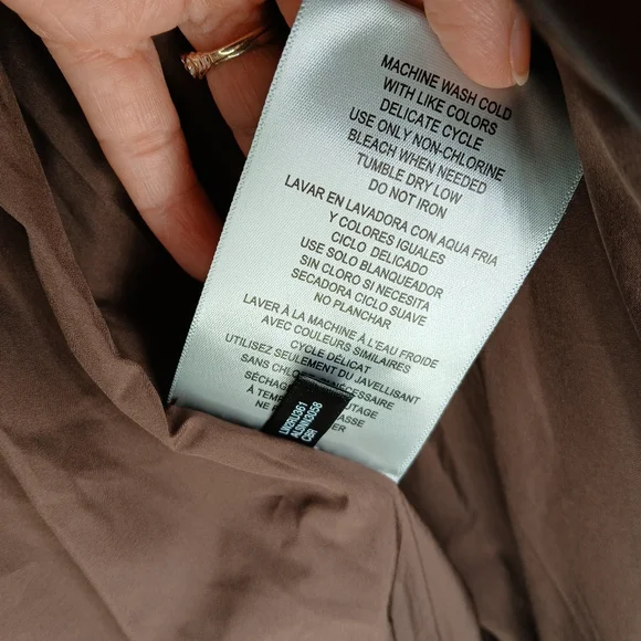 Levi's Chocolate Brown Puffer Vest With Belt Womens Size Small NWOT - Picture 7 of 15